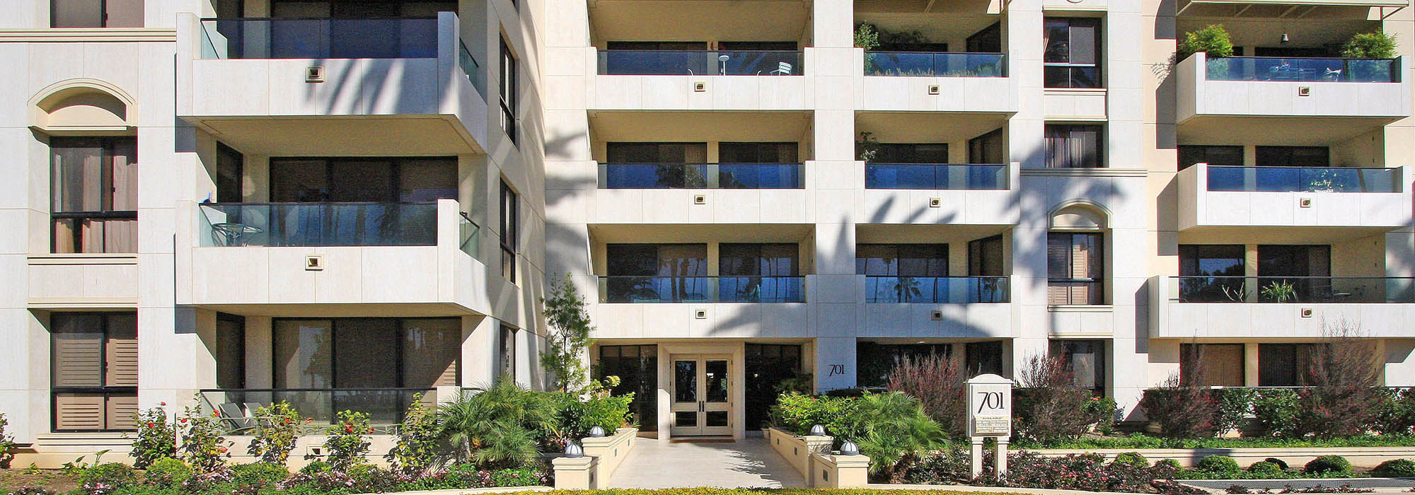 2 Bed + 2.5 Bath Santa Monica Condo for Lease